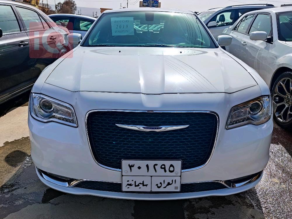 کرایسلەر 300